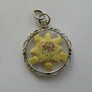 Traditional Edelweiss pendant. Ancient silver pendant (800 Ag) in country house style with real Alpine Edelweiss. Vintage Alpine Edelweiss jewelry