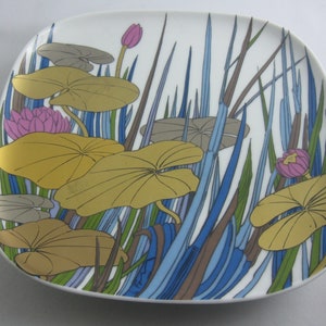 ROSENTHAL studio-linie Germany. Porcelain plate / wall plate. SEEROSEN (Fleurs du Lac). Alain Le Foll. Modernist. Op Art. 1970s. VINTAGE image 2