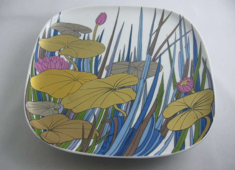 ROSENTHAL studio-linie Germany. Porcelain plate / wall plate. SEEROSEN (Fleurs du Lac). Alain Le Foll. Modernist. Op Art. 1970s. VINTAGE image 2