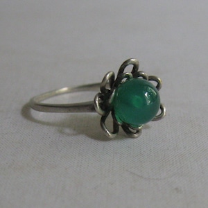 Silver ring with green agate in silver (835 Ag). Probably 1970s. Vintage Silver Jewelry
