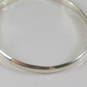Taxco Mexico silver bangle. Handmade. Simple, elegant, solid bangle made of sterling silver 925 Ag. Vintage silver jewelry