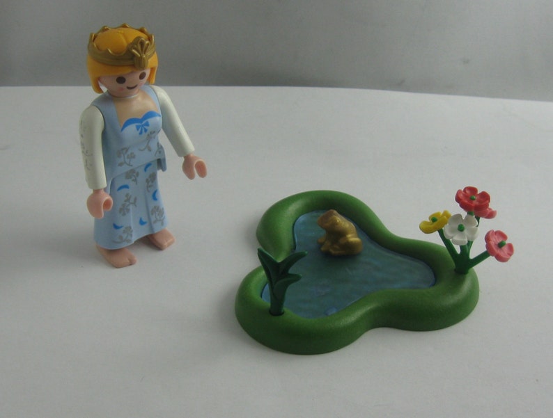 Playmobil Prinzessin am Blüten Teich mit goldenem Frosch wie Etsy