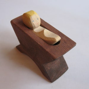 Original OSTHEIMER wooden figures. Wooden toys. Cradle with child / Jesus child for the Ostheimer nativity scene. VINTAGE