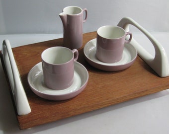 Sgrafo Modern Germany. Porcelain espresso set: 2 small cups with milk jug on wooden tray. Modernist porcelain. 1960s vintage