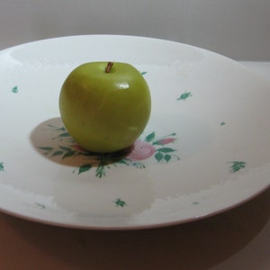 Rosenthal Germany. Dekor: Romanze Rose. GROSSE Porzellan Schale. Durchmesser ca. 30 cm, Höhe ca. 6 cm. Design Bjoern Wiinblad. VINTAGE