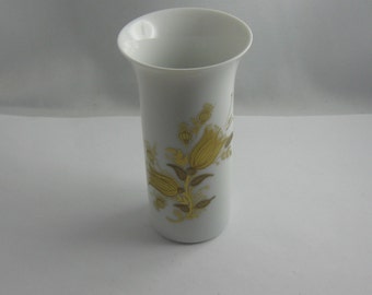 Rosenthal Germany studio line. Klassisk, elegant liten porslinsvas "Arundo". Romantiskt mönster, Campana-dekor. Ca 10 cm hög. Vintage