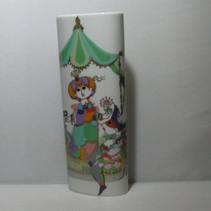 Rosenthal studio-linie Germany &quot;Commedia dell&#39; arte&quot;. Porcelain flower vase musicians. Design Bjoern Wiinblad. Oval, height 21 cm. VINTAGE