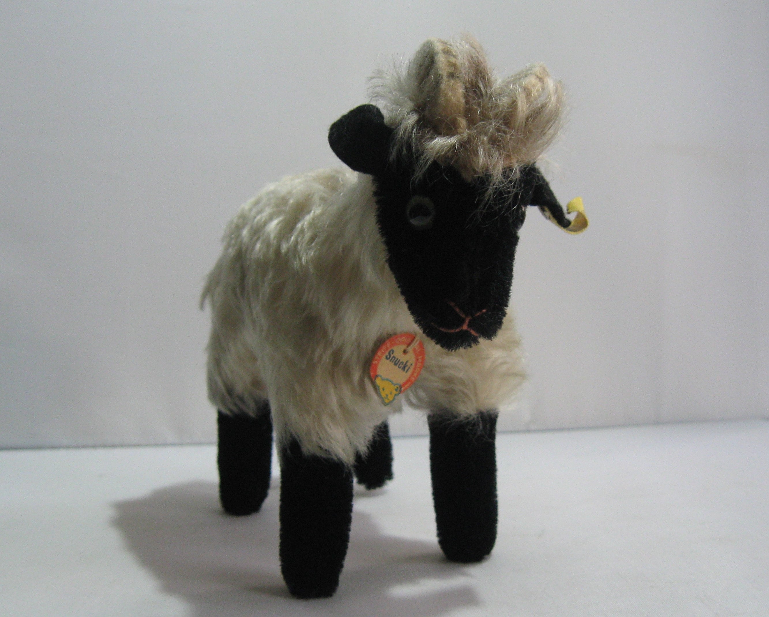 シュタイフ アンティーク ヤギ Steiff ”Mountain Sheep Snucki”