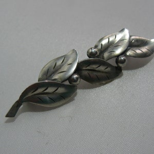 Dreamlike, age old Theodor Klotz brooch. Silver leaf brooch, 800 Ag. Hallmarked: 835 / TK. Original Art Deco around 1920/30. VINTAGE