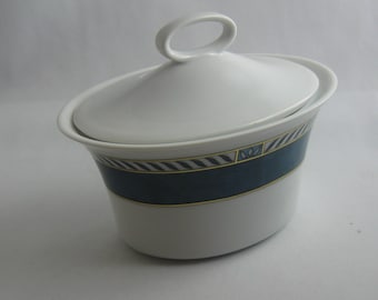 Rosenthal studio line Germany. Porcelain sugar bowl. Form Idillio, Paul Wunderlich (1995). Decor Rêve Bleu, Julio Maestre. VINTAGE