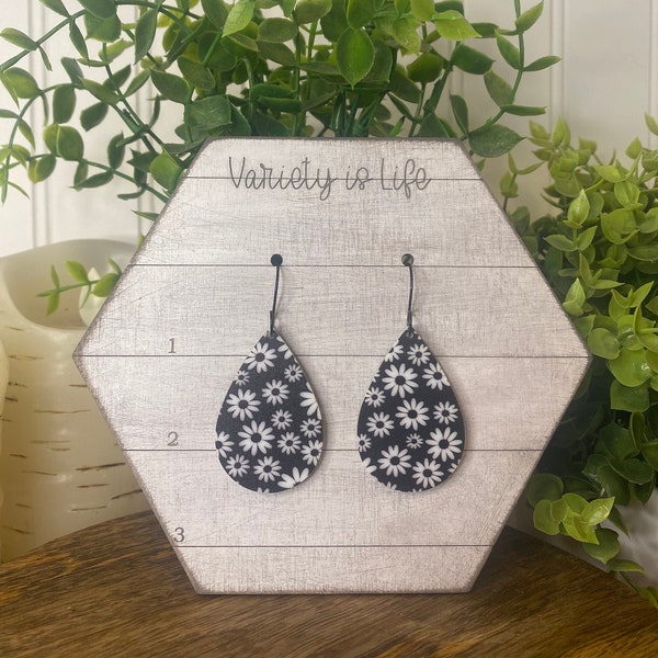 Black and white Daisy, Earrings, Daisy, Daisies, Acrylic earrings, Summer, Flower, Boho, Earrings, Earring