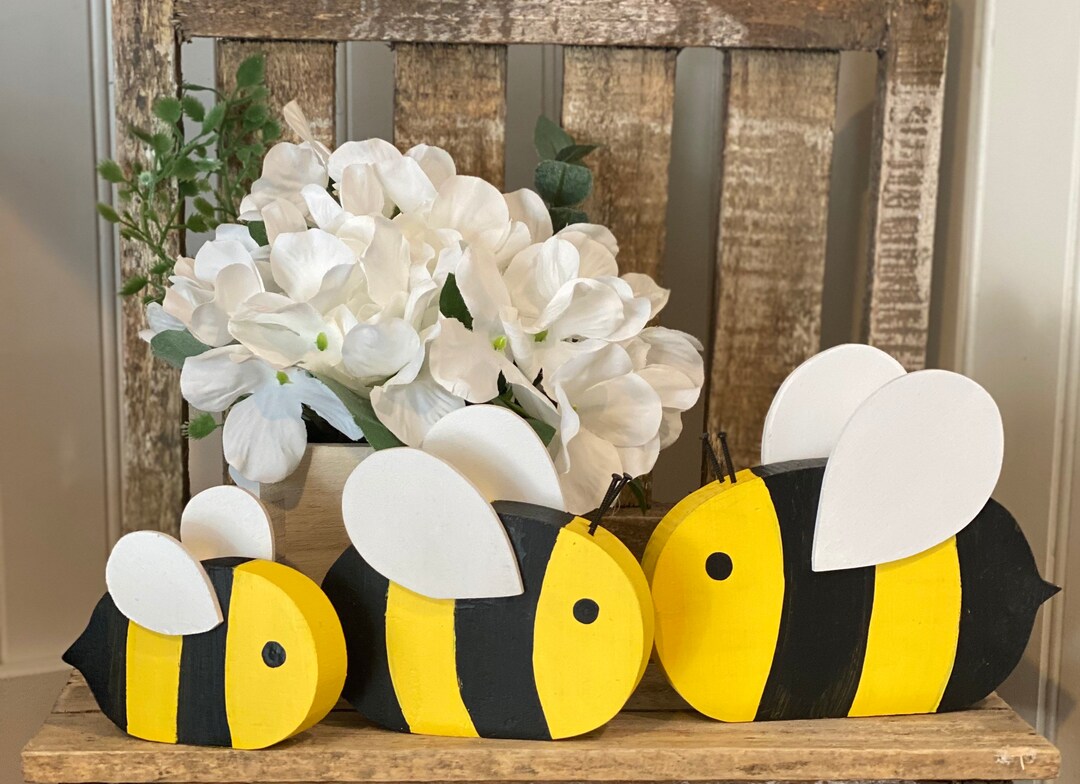Bumblebee, Wood Bee, Bee Wood Decor, Tier Tray Decor, Summer Wood Decor