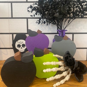 Poison apple, poisoned apple, Halloween, tier tray, tiered tray, Halloween decor, spooky, poison, poison apples, witch, witches,black, decor