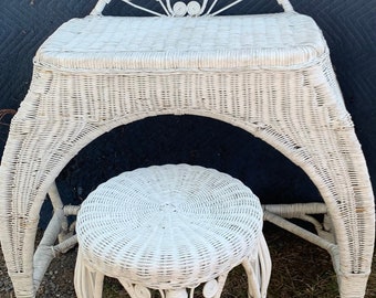 3p Vanity Set w/ Stool and Mirror Frame~ Girls Room Bathroom Dressing Room ~ Shipping in NOT free