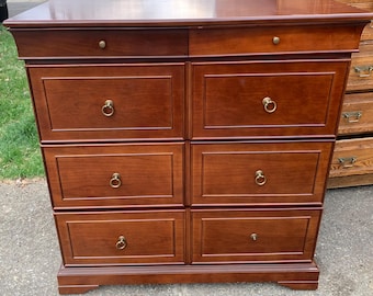 Shipping Not Free Mahogany 5-Draw Vintage Dresser Chest of Drawers
