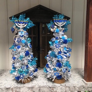 Dollhouse 1 12 scale Hanukkah fully decorated tree
