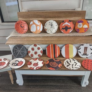 Dollhouse 1 12 scale Halloween paper plates