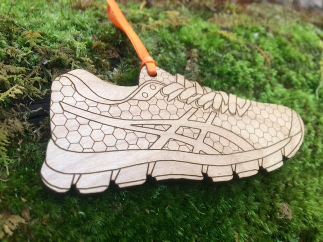 RUNNING SHOE Ornament - Beaded Snowflake Christmas Ornament/Gift Tag with R Running Shoe Christmas Ornament - Etsy UK