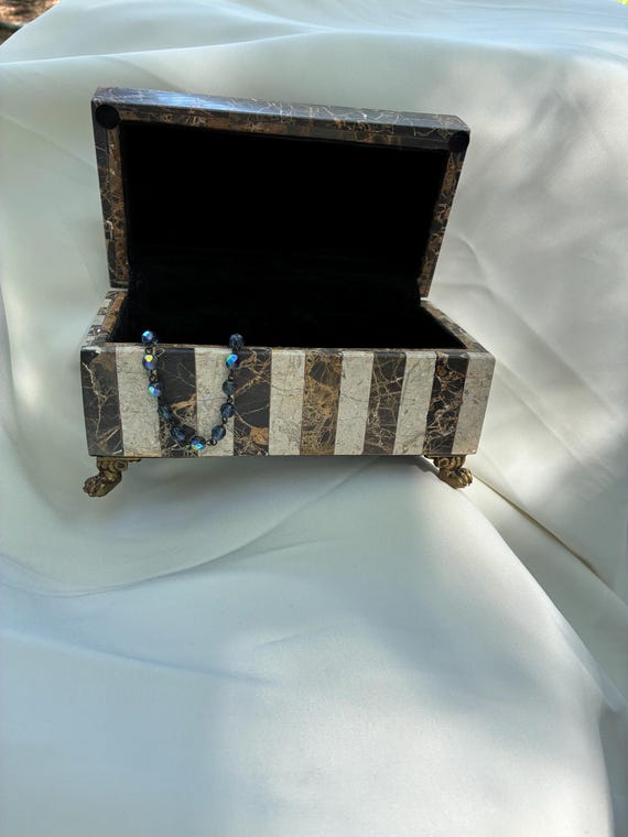 Old World Marble Treasure Box - image 8