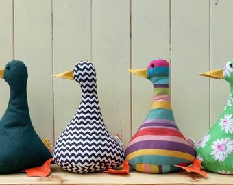 Cool Canard Doorstop / Bookend. duck doorstop. flat packed. home decor. Funny doorstops. Animal doorstops. unique gift. house warming