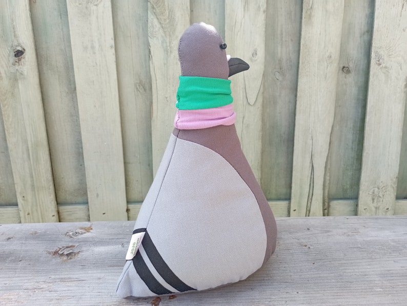 Pigeon doorstop, JoJo Pigeon, rock dove, DIY filling with rice, bird lovers, grey, home decor, common birds, housewarming, fun gift Dark grey + snood