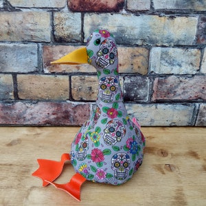 Cool Canard Doorstop / Serre-livres. Toit de porte en tissu de canard. crânes et tissus de fleurs. Drôles de doorstops. Toits de portes danimaux image 3