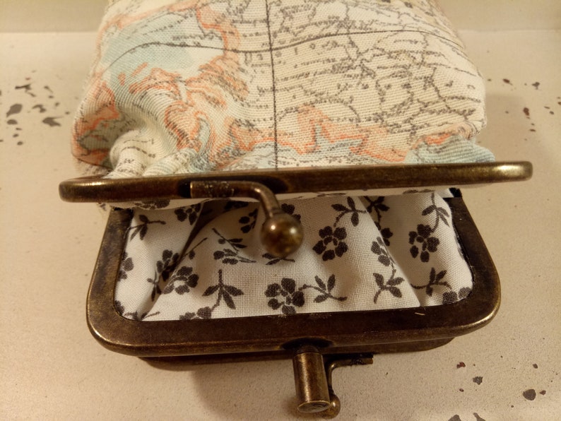 world map fabric lined metal framed purse Coin purse with 2 compartments double sided Kiss clasp