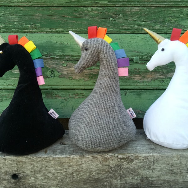 Cool Licorne Doorstop / Bookend. Rainbow Unicorn doorstop. flat packed. Choice of colour. girl doorstops. Animal doorstops. girls room decor