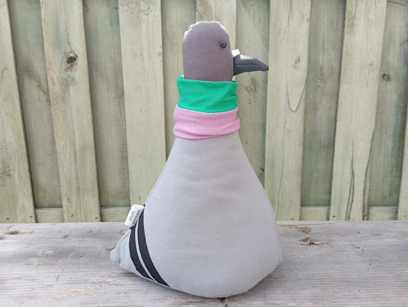 Pigeon doorstop, JoJo Pigeon, rock dove, DIY filling with rice, bird lovers, grey, home decor, common birds, housewarming, fun gift Light grey + snood