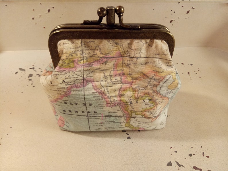 world map fabric lined metal framed purse Coin purse with 2 compartments double sided Kiss clasp