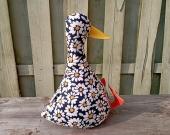 Cool Canard Doorstop / Bookend. Daisy, daisies, Fill at home, Funny doorstop, duck decor, Housewarming, unique gift, fun, home accent