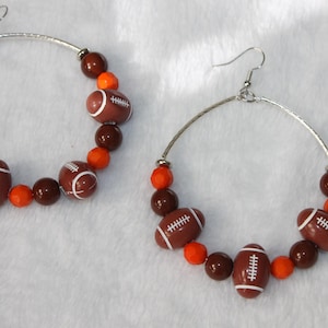 NIEUW!! Hoepeloorbellen voetbalkralen| NFL-geïnspireerde oorbellen| Sportoorbellen| Diva-oorbellen| Grote oorbellen| Clipoorbellen