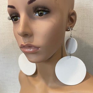 White wooden earrings| Diva earrings| Big statement earrings| BOLD earrings| Urban style| Pierced Clip-on dangle earrings