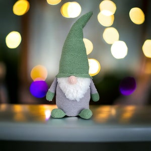 Large Gnome Crochet Pattern – 40 cm amigurumi | Easy PDF in Dutch & English | crochet your own gnome