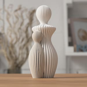Unique 3D-printed Statue of Mom and Child - Mother-Child Figurine for Mother&#39;s Day, Birth or Personal Gift - bond between mom and child
