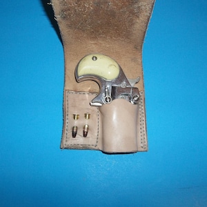 Derringer pequeño con cañón de 2 3/8" 2 patrones de funda imprimibles: funda de bolsillo y de tiro cruzado