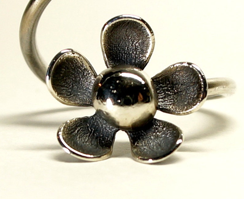 flower ring daisy black ring one size silver ring gift for her gothic ring,free shipping Adjustable sterling silver oxidized daisy ring