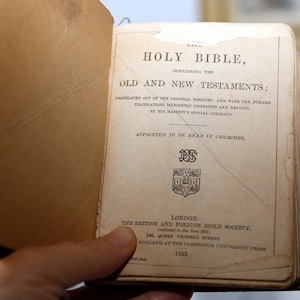 1920s The Holy Bible Containing the Old and New Testaments