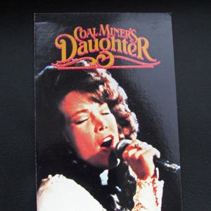 The COAL MINER'S TOCHTER (1980) - Umgenutzte VHS-Hülle für einzigartiges Notizbuch, liniertes oder unliniertes Papier, Skizzenbuch, tolle Geschenkidee!
