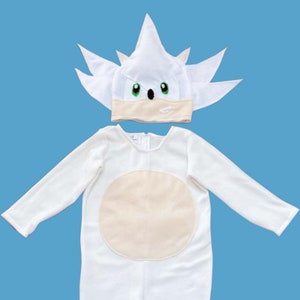 Hyper white sonic cosplay