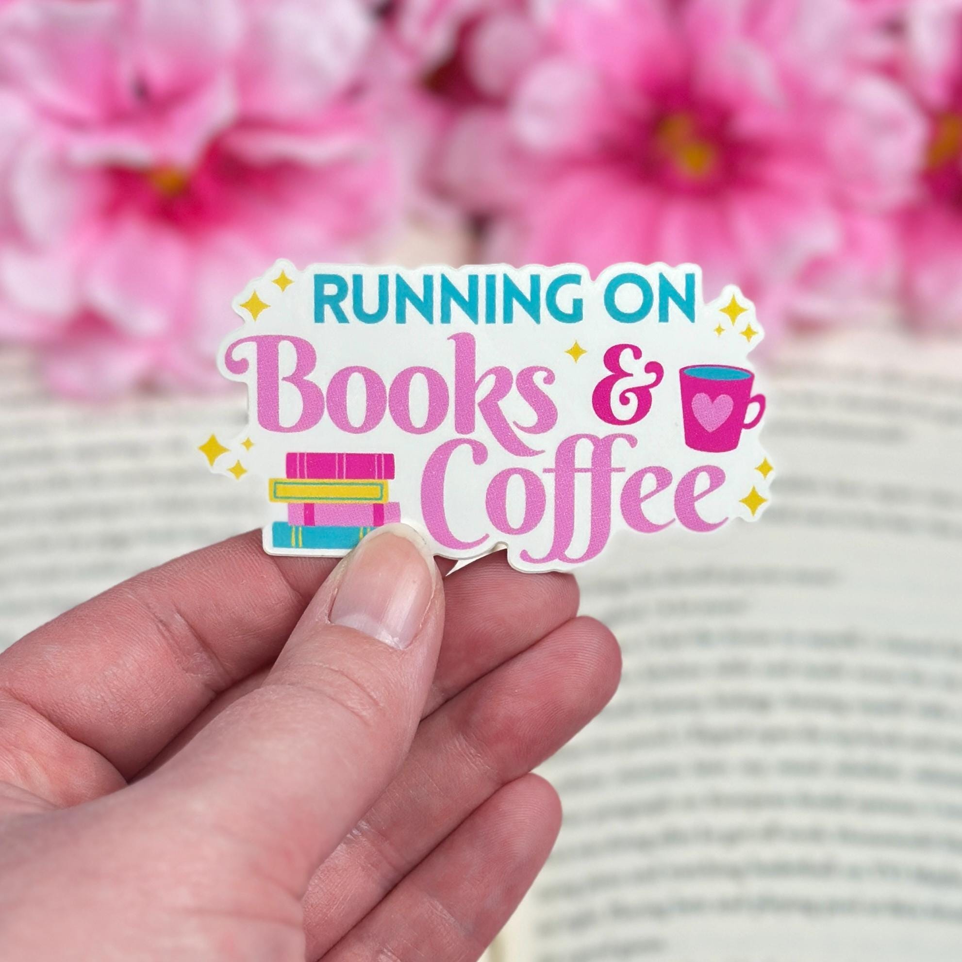PopGrip Adhésif “I Run On Hot Tea And Books” – Support Pour Téléphone, Design Livre Et Thé – Interchangeable