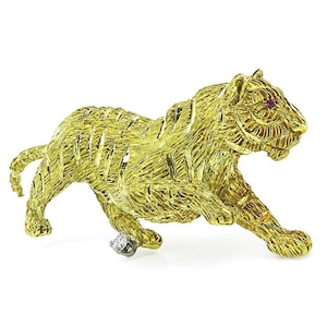 Diamond Yellow Gold Tiger Pin