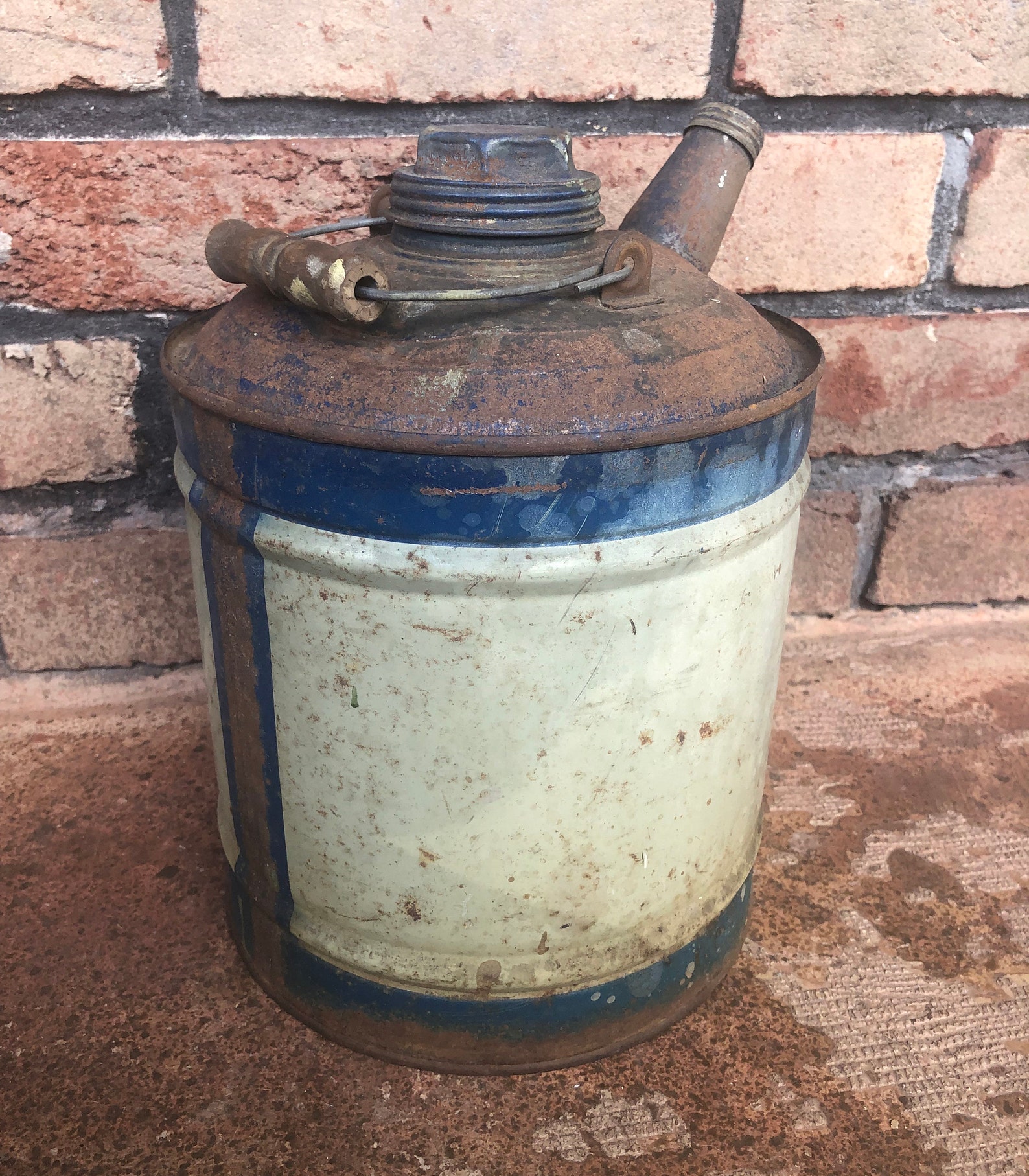 Vintage Metal Oil Can Wheeling Primitive Oil Can Rusty Oil Etsy