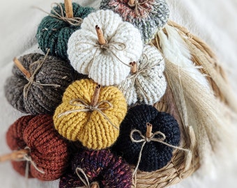 Knit Pumpkin Decor: Rustic Farmhouse Tiered Tray Decor