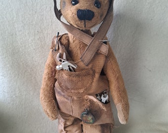 Janosch, the aircraft mechanic, 30 cm - hand-sewn UNIKAT