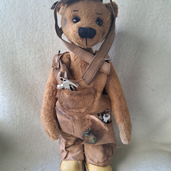 Janosch, the aircraft mechanic, 30 cm - hand-sewn UNIKAT