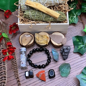 Energetic Protection Crystal Kit | Gemstone & Sage Gift Set for Meditation Altar, Crystal Healing Wicca, Metaphysical Spiritual Gifts