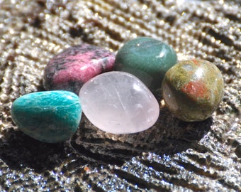 Love & Connection Crystals | HEART CHAKRA 4th | Tumbled Polished Gemstones - Amazonite, Rhodonite, Rose Quartz, Unakite, Aventurine