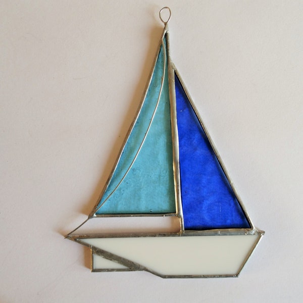 Vitrail attrape-soleil bleu et blanc voilier cadeau panneau suspendu décoration de la maison nautique