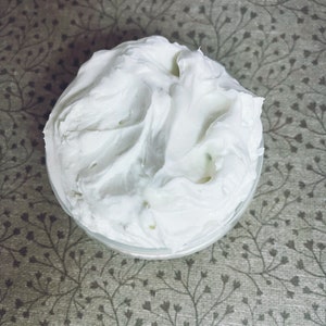 Whipped body butter~ Homemade body butter~Cocoa butter~ Natural body butter~shea body butter~Gift~ dry skin~ Non~ greasy~ 8 oz